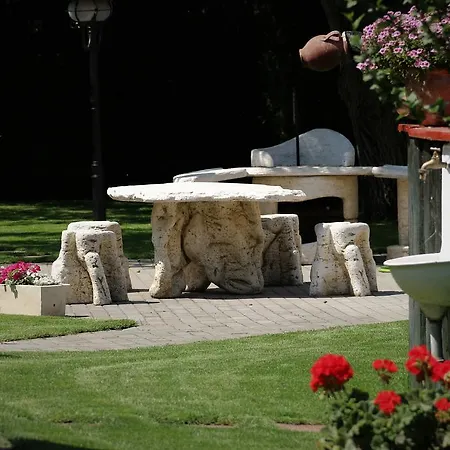 Guest house Halasz Airport Panzio