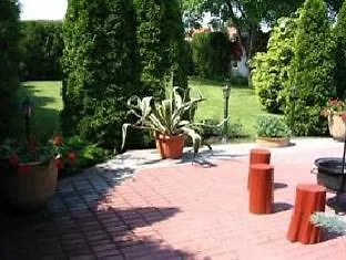 Halasz Airport Panzio